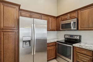 15077 W Vale Dr - 009 Kitchen.jpg