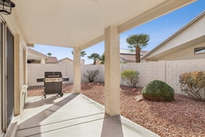 15077 W Vale Dr - 025 Covered Patio.jpg
