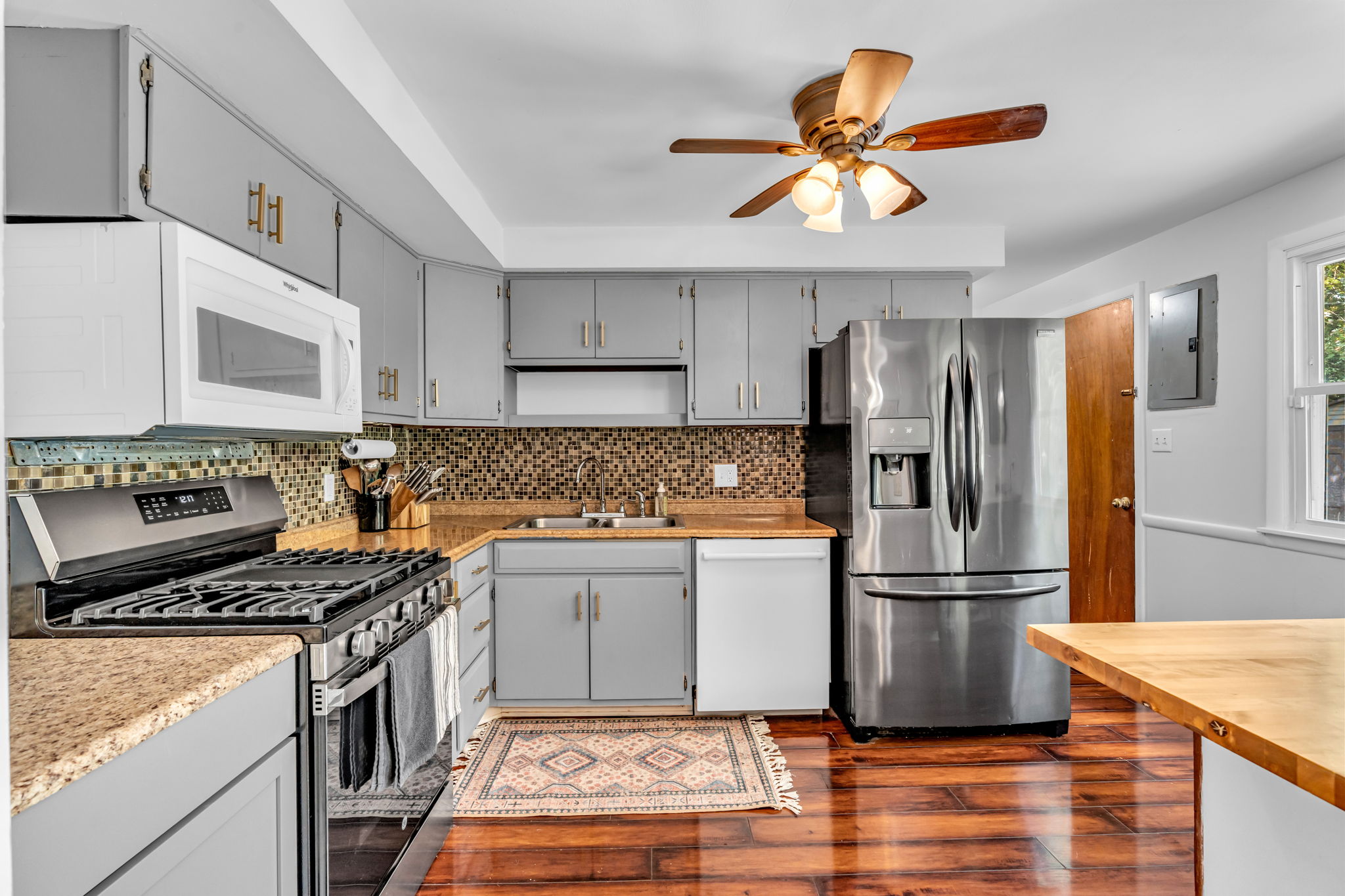  Photo 13