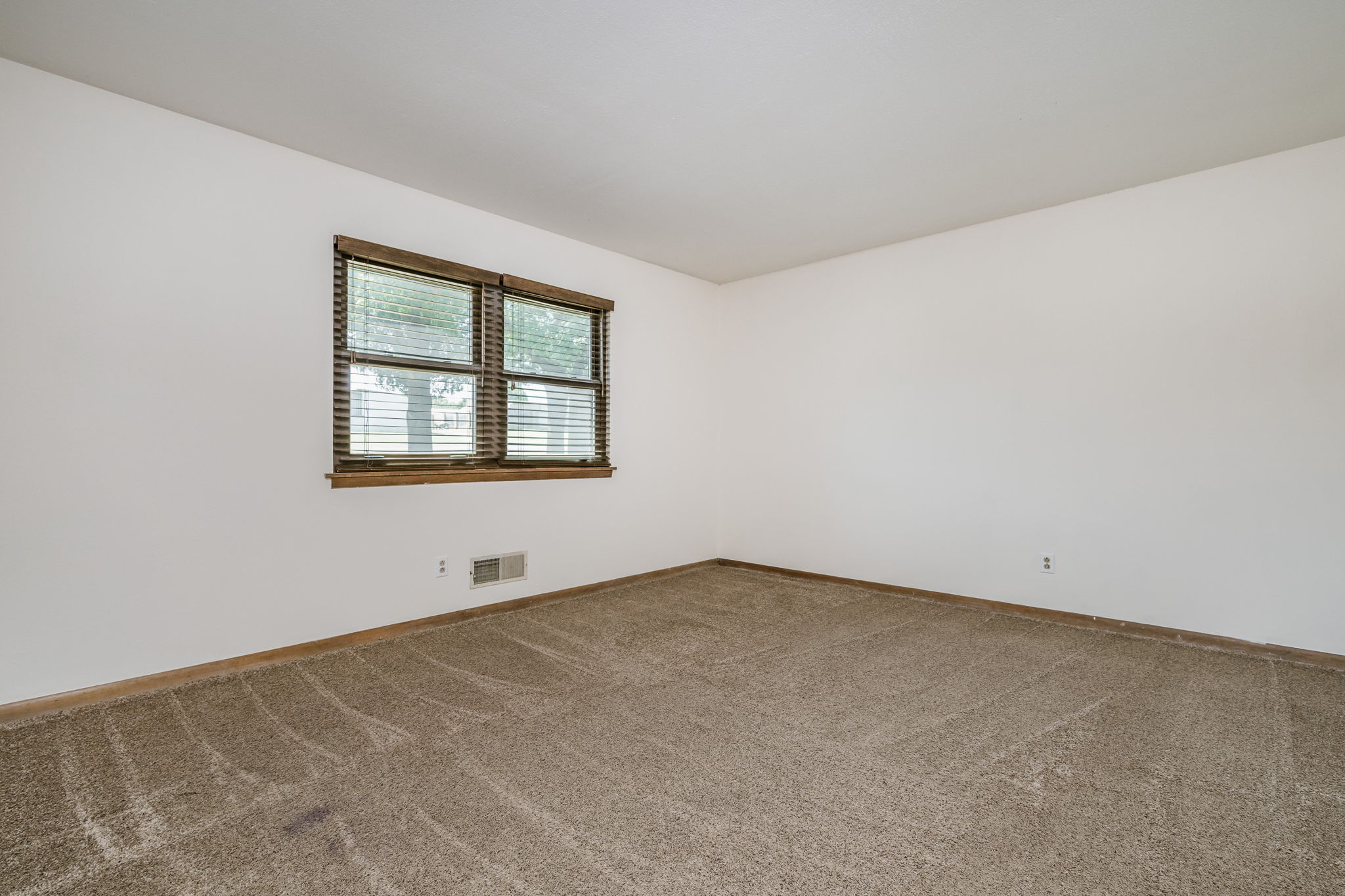1508 w 5th Clarendon 10