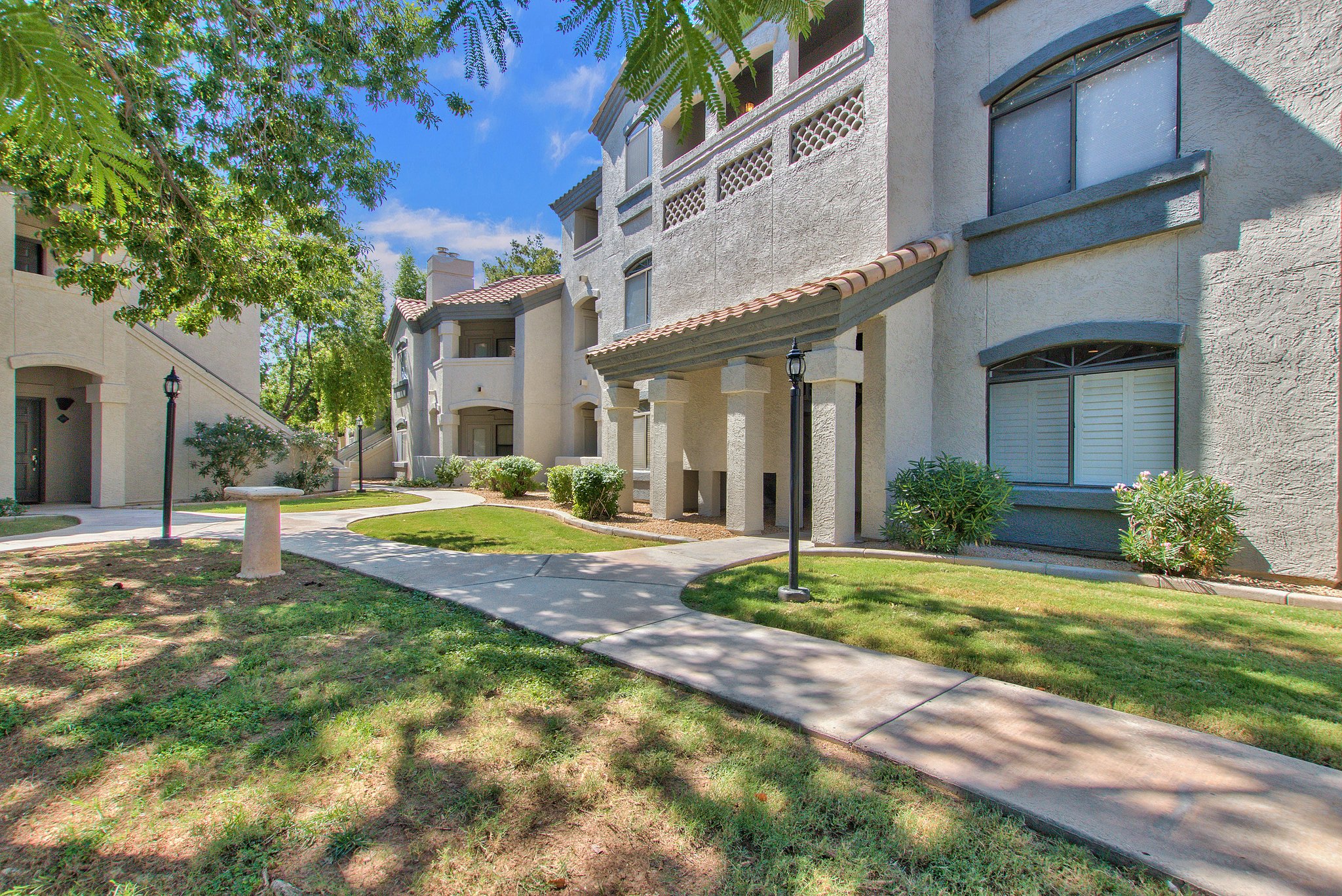 15095 N Thompson Peak Pkwy, Scottsdale, AZ 85260, USA Photo 3