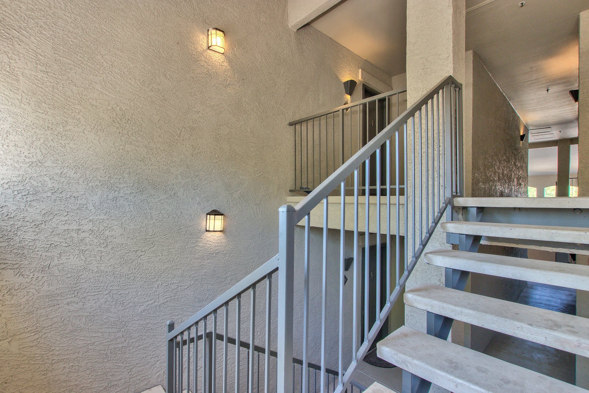 15095 N Thompson Peak Pkwy, Scottsdale, AZ 85260, USA Photo 4