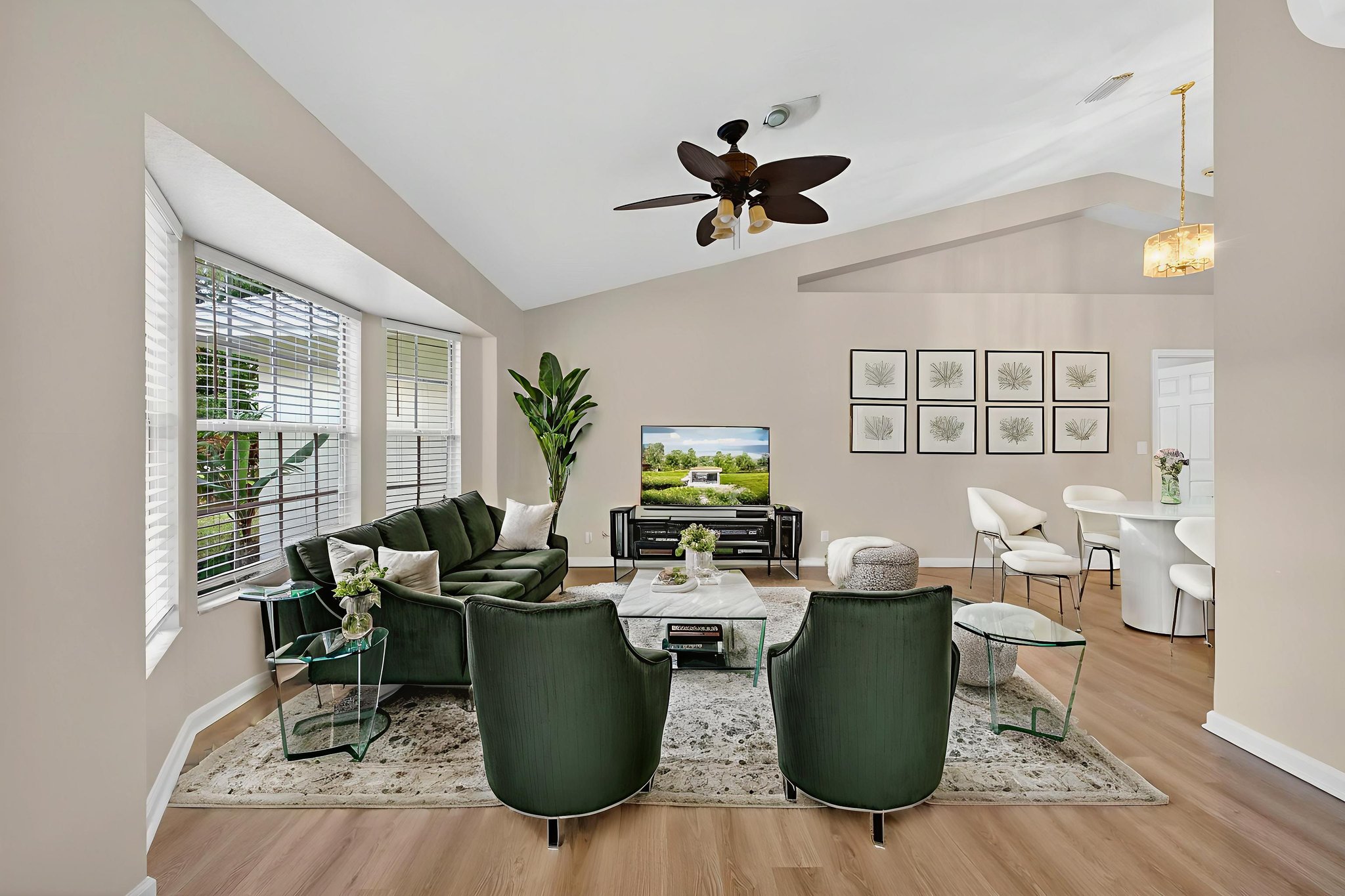 BS1A3060 virtually staged.jpeg