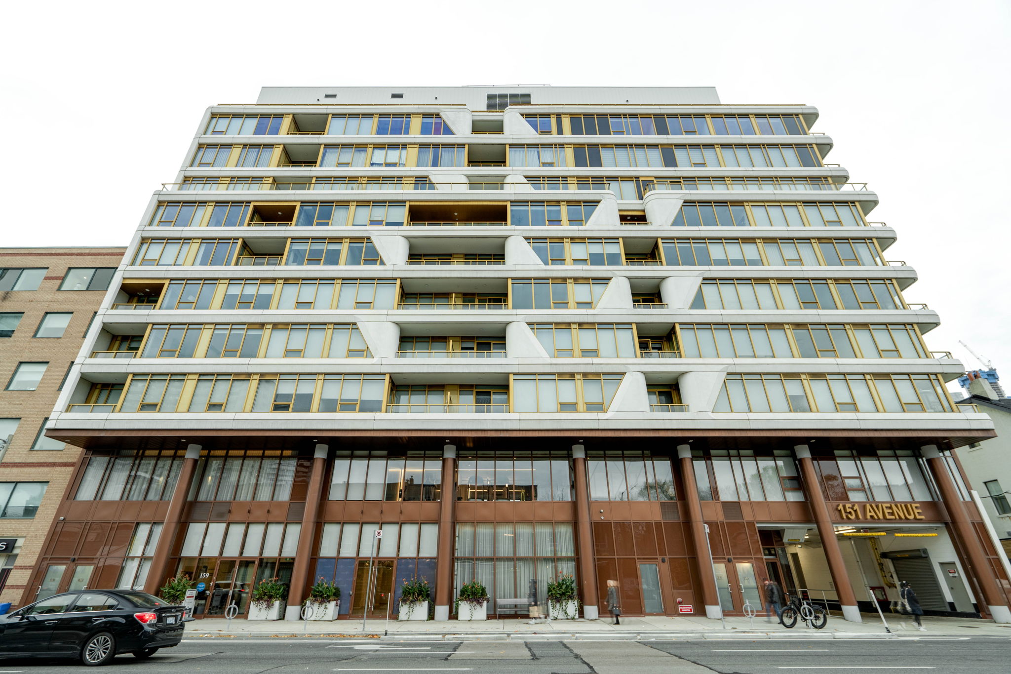 151 Avenue Rd 403 Toronto, ON M5R 2H7