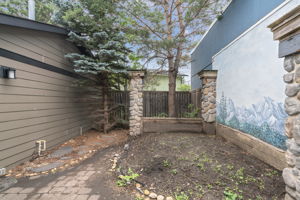  Photo 49