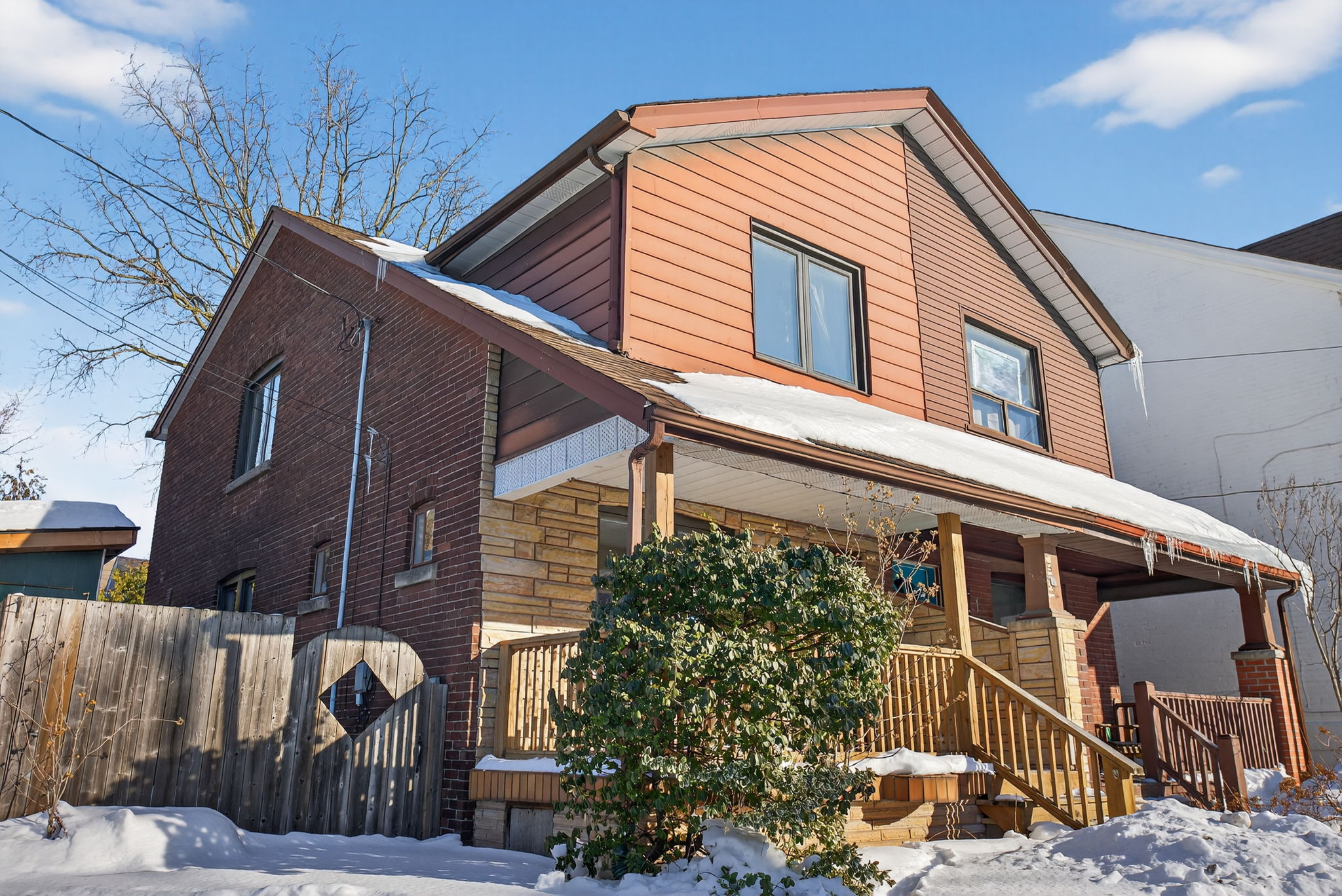151 Dawes Rd Toronto, ON M4C 5C1