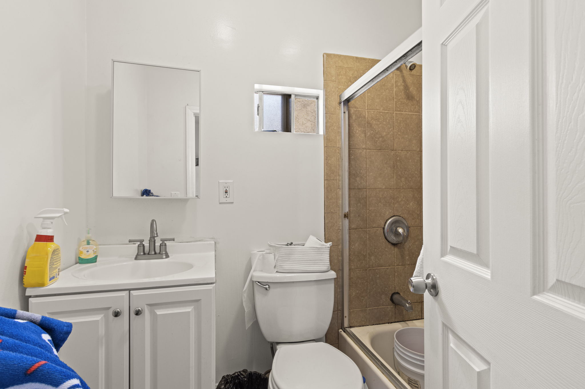Front Unit-151 E. 54th-Bathroom