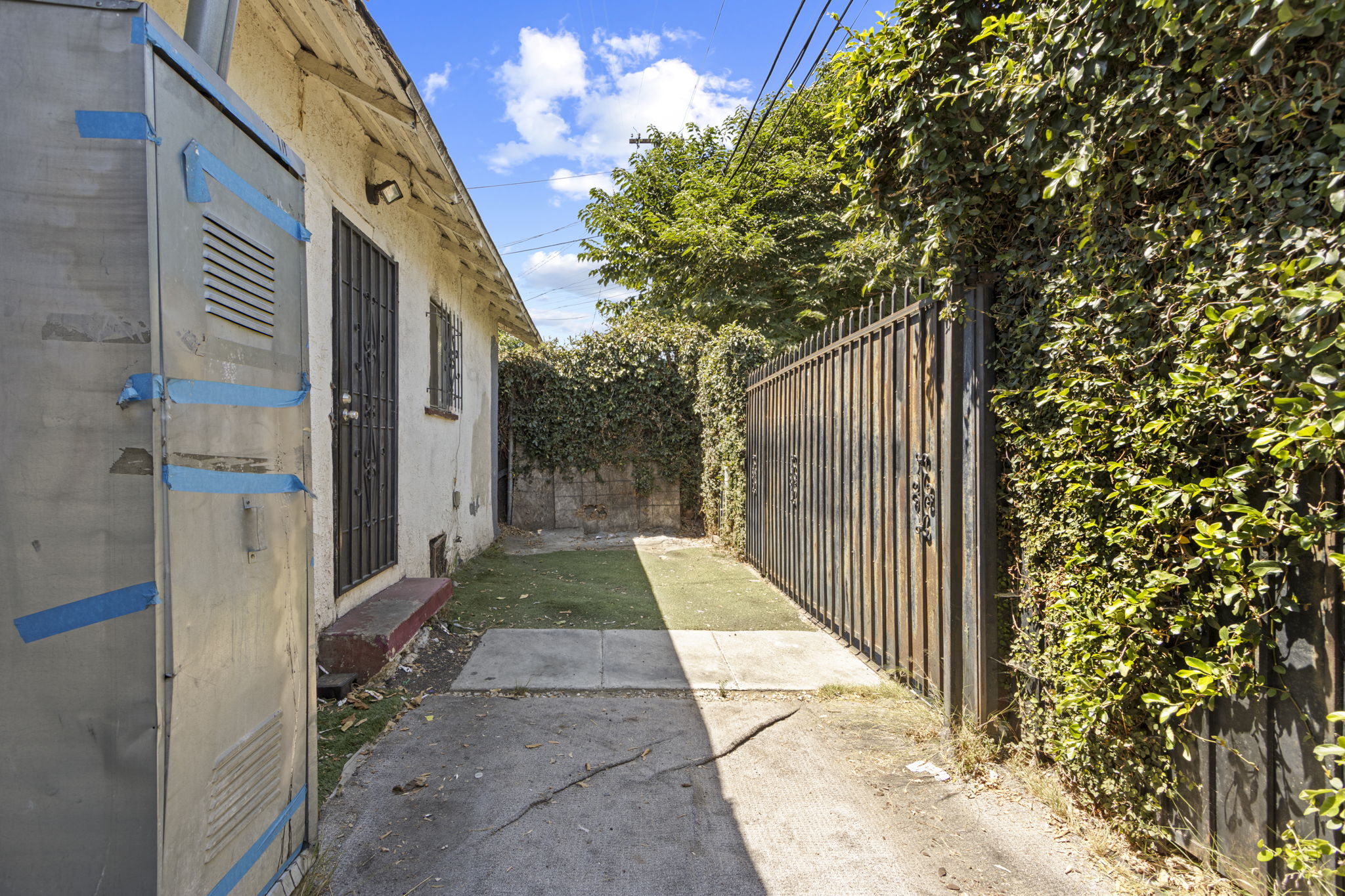 Back Unit-Private Backyard area