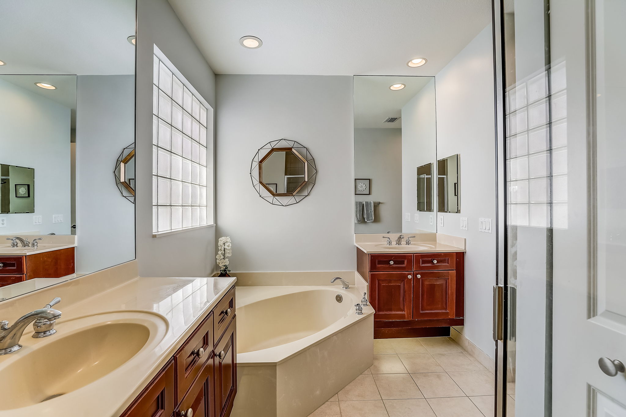 Isle Verde Way-022