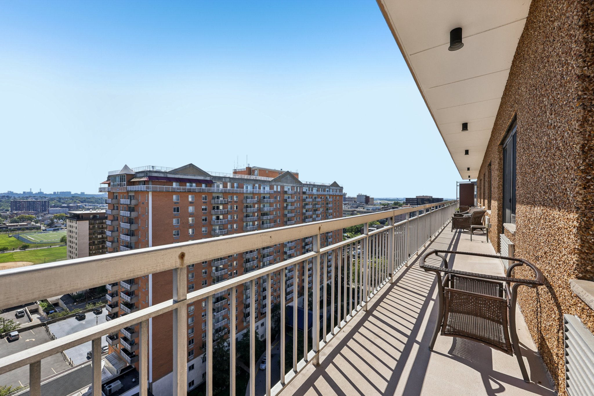 Prospect Ave apt 19e-S2308-035.jpg