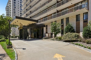 Prospect Ave apt 19e-S2308-003.jpg