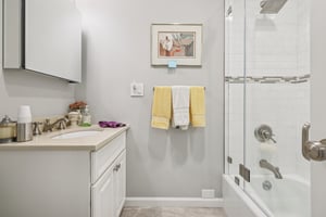Prospect Ave apt 19e-S2308-024.jpg