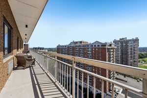 Prospect Ave apt 19e-S2308-036.jpg