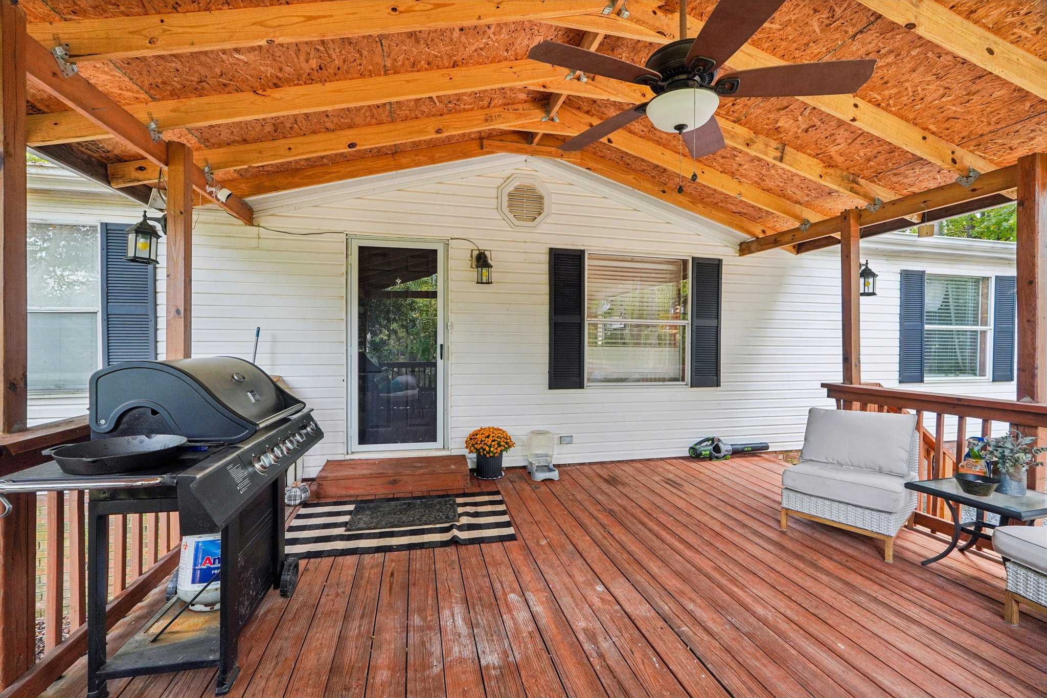 Stafford Dr-S0710-003.jpg