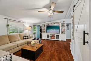 Stafford Dr-S0710-008.jpg