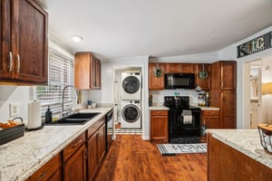 Stafford Dr-S0710-012.jpg