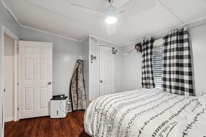 Stafford Dr-S0710-030.jpg