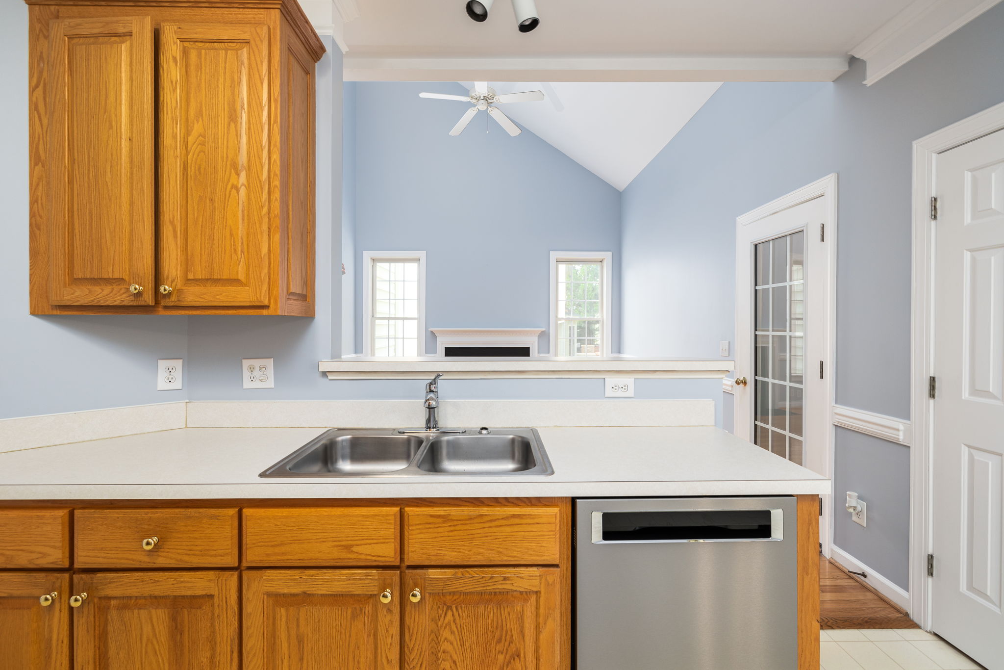 1510 Covered Wagon-12