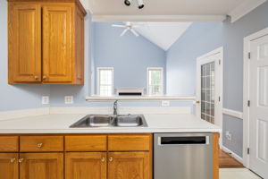 1510 Covered Wagon-12