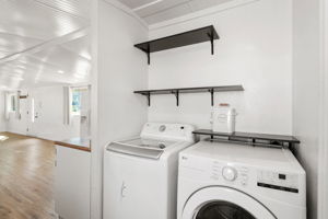 Laundry Room (2)