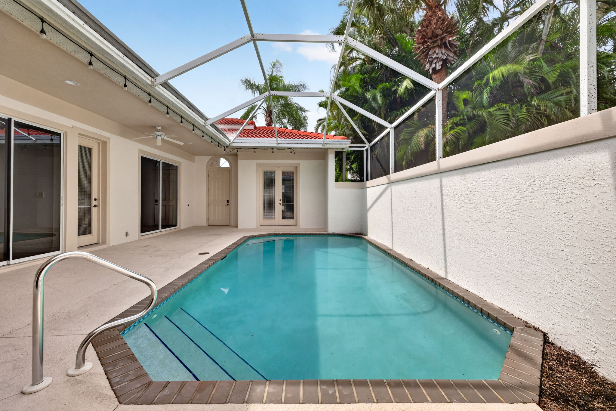 Pool 2 of 4