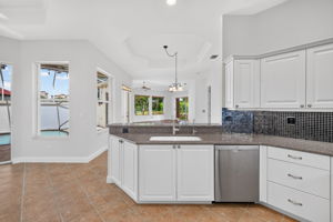 Kitchen 3 of 4