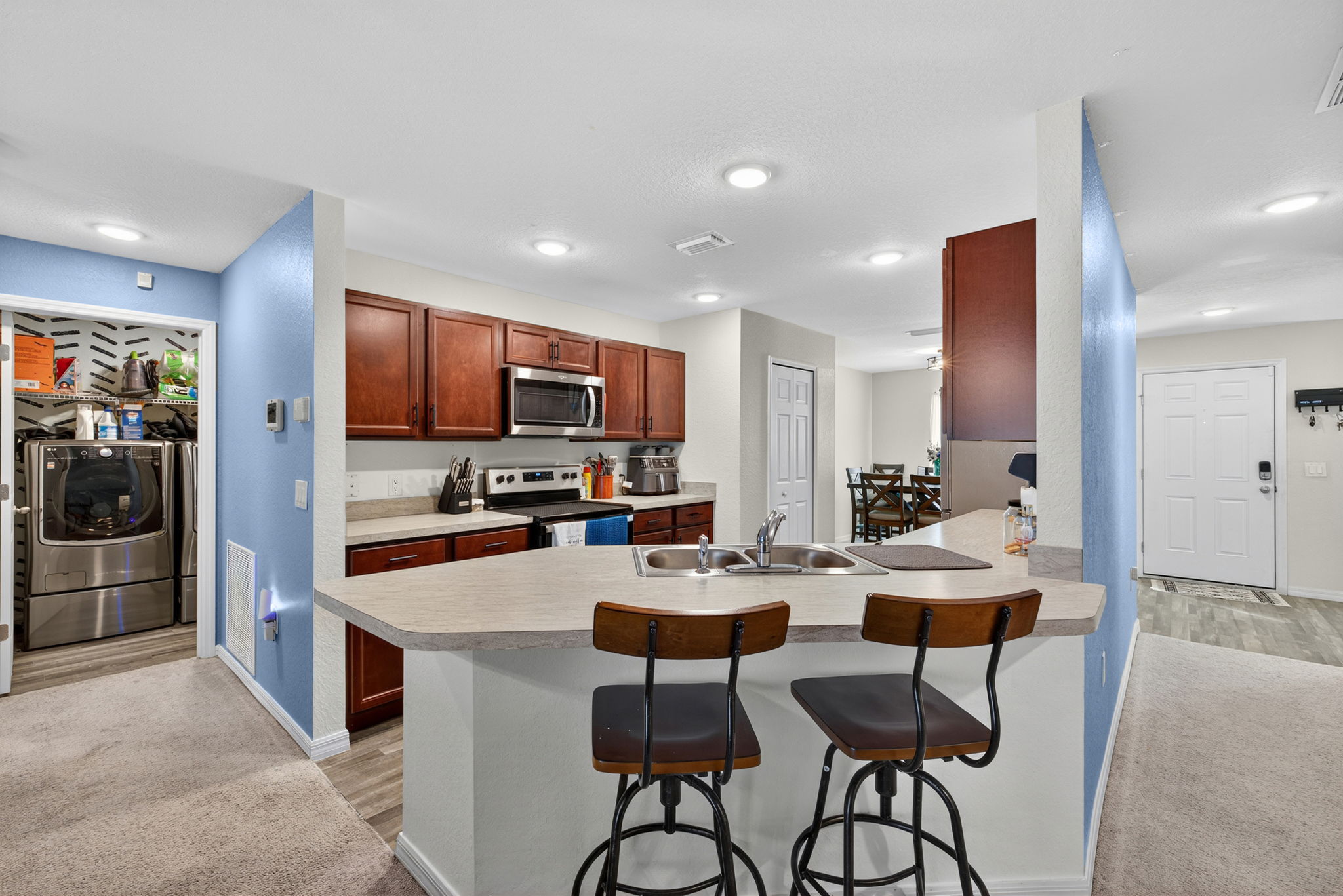 Breakfast Bar 1 of 2