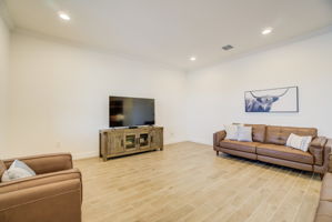 Mayberry Dr-009