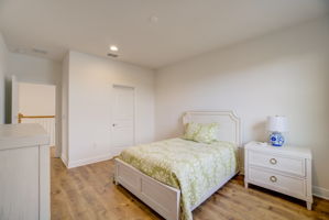 Mayberry Dr-027
