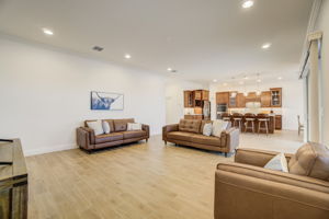 Mayberry Dr-010