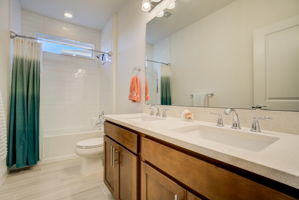 Mayberry Dr-032