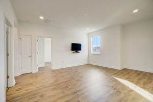 Mayberry Dr-035