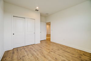 Mayberry Dr-030