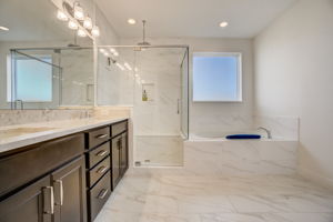 Mayberry Dr-049