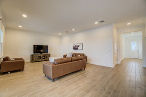 Mayberry Dr-012