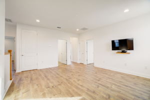 Mayberry Dr-034