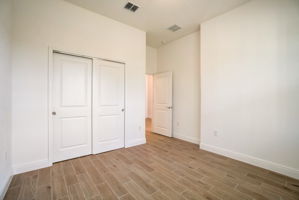 Mayberry Dr-023