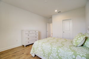 Mayberry Dr-028