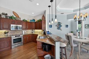 Kitchen 2 of 4