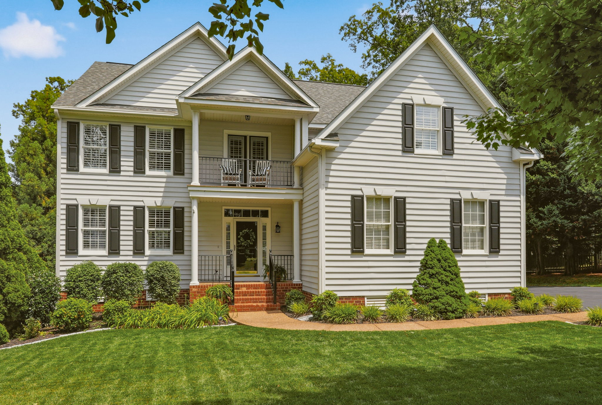 02-Exterior Front