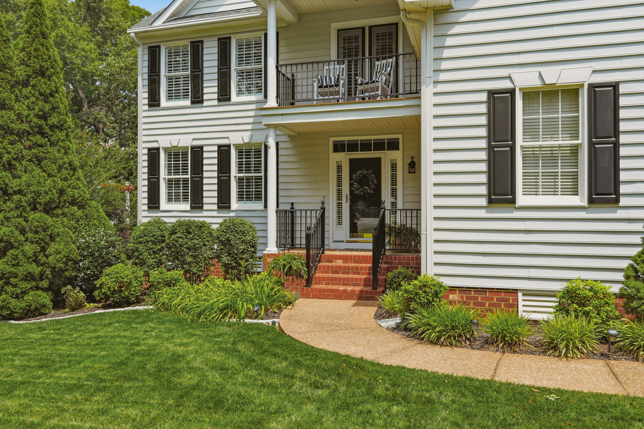04-Exterior Front