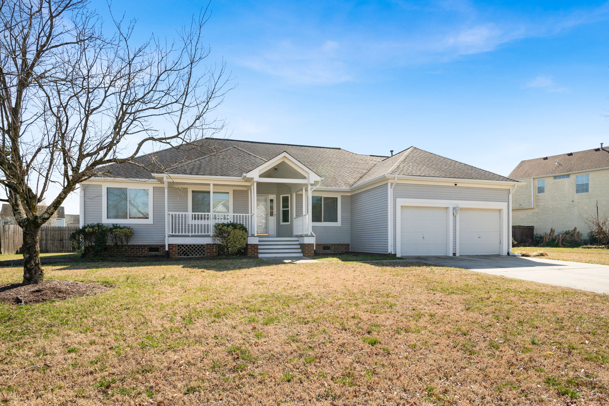 Great Curb Appeal!