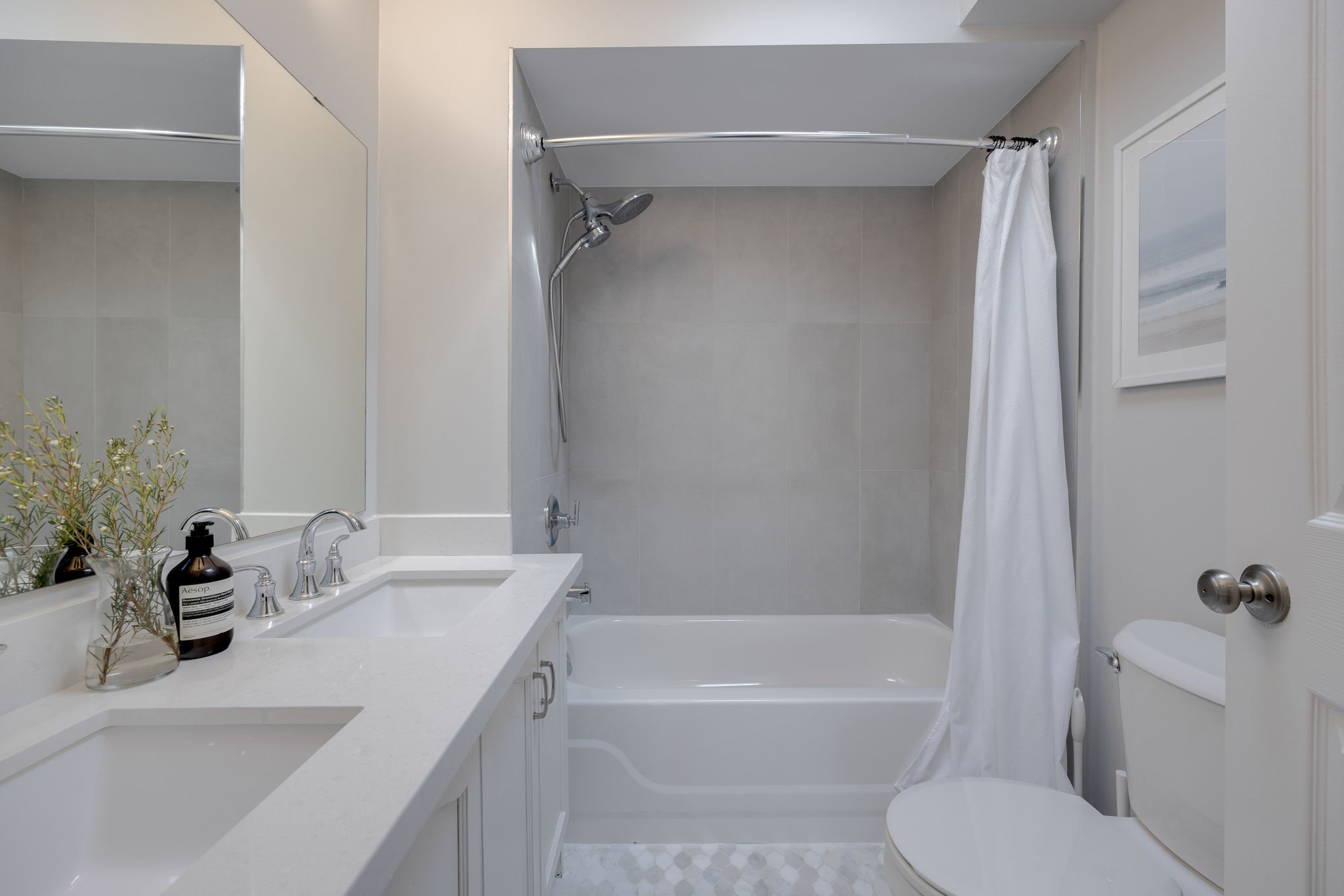 Toronto property showcase — delivered property photograph 25