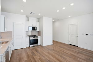 010_F8_1512 Roebling St