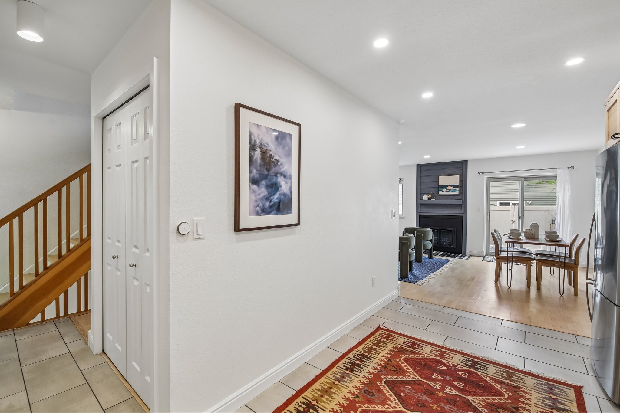 Seneca Cir-S2804-010.jpg