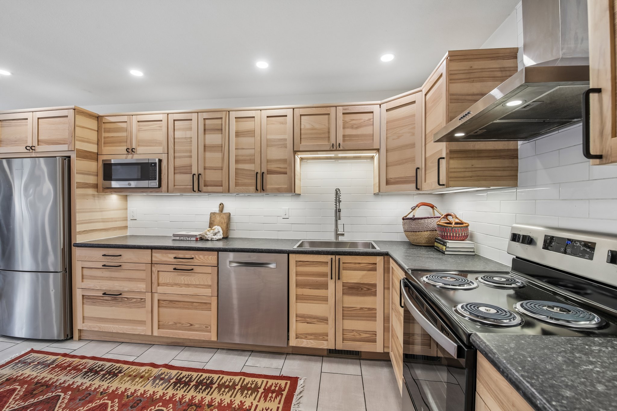 Seneca Cir-S2804-012.jpg