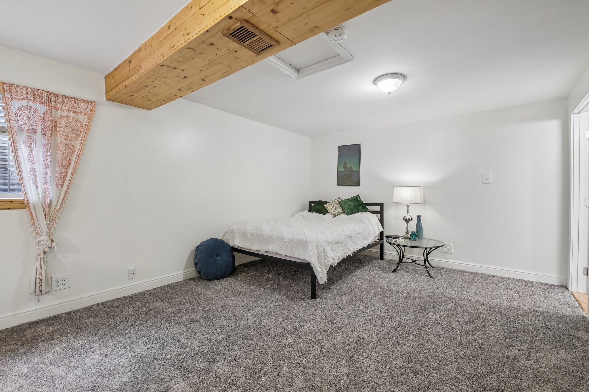 Seneca Cir-S2804-024.jpg