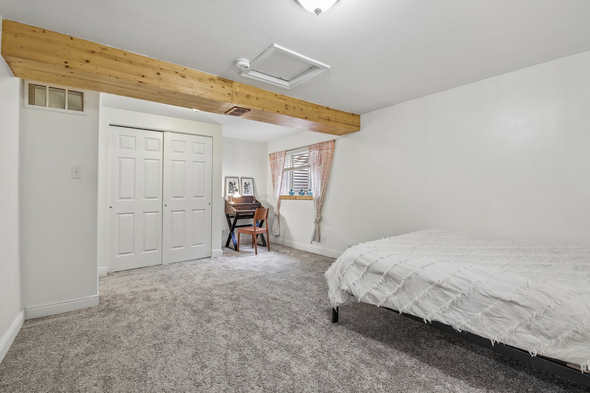 Seneca Cir-S2804-025.jpg
