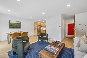 Seneca Cir-S2804-006.jpg