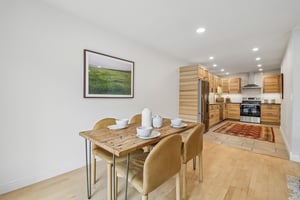 Seneca Cir-S2804-008.jpg